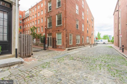 20 Front St, Philadelphia PA  19106-3001 exterior