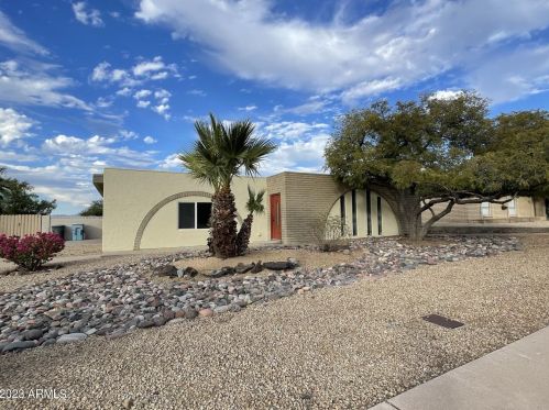 2448 Claire Dr, Phoenix, AZ 85032-4911