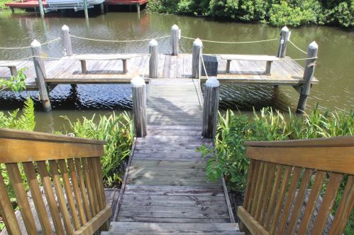 458 Camelotdr, Fort Pierce FL 34983-1763 exterior