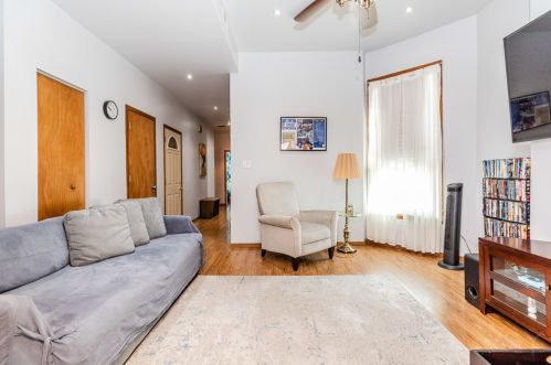 3161 Monroe St, Chicago IL 60624-2545 exterior