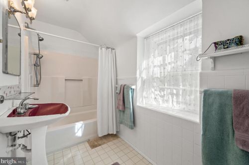 1641 Ridley Crk Rd, Media PA 19063-2233 exterior