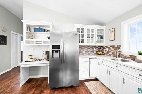 203 Maple Grv Rd, Duluth MN 55811-4728 exterior