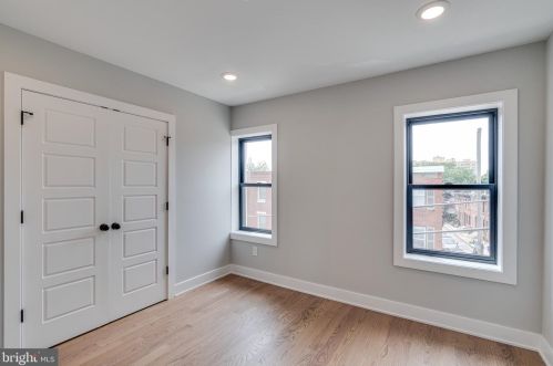 735 24th St, Philadelphia PA  19130-2539 exterior