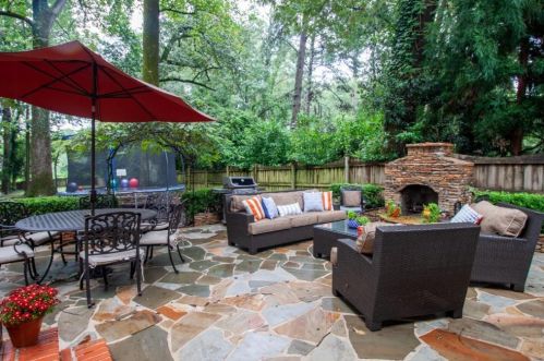 3103 Dl Dr, Atlanta GA 30305-2722 exterior