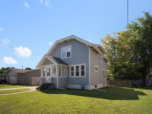 1307 Manila St, Manitowoc, WI 54220-6115