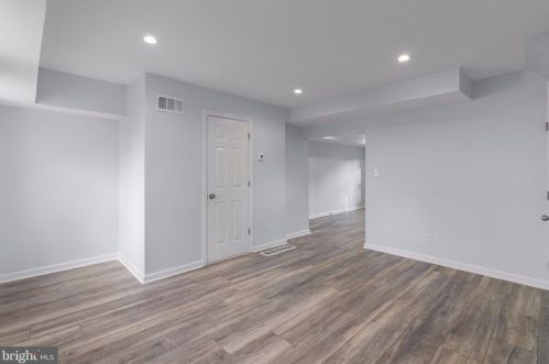 6 Bonsall Ave, Manor PA exterior