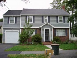 9 Bonmar Cir, Newton, MA 02466-2708