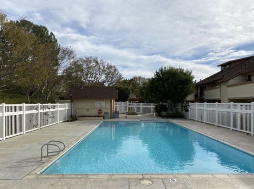 2201 Cheyenne Way, Fullerton CA 92833-4917 exterior