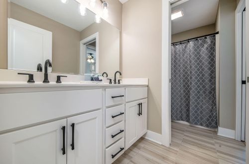 3980 Hathaway Rd, Kalamazoo MI  49009-0049 exterior