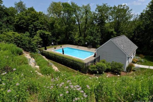 120 Prospect St, Ridgefield CT  06877-4656 exterior