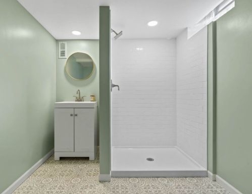 6035 Darnel Ave, Milwaukee WI  53223-3555 exterior