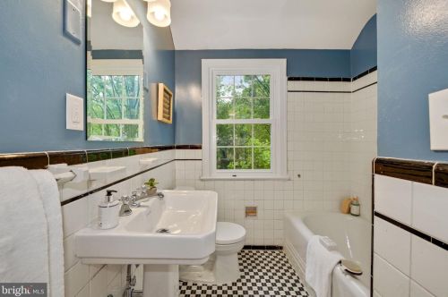 4401 Burlington Pl, Washington DC  20016-4421 exterior