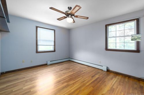 14 Crescent St, Derby CT 06418-2007 exterior