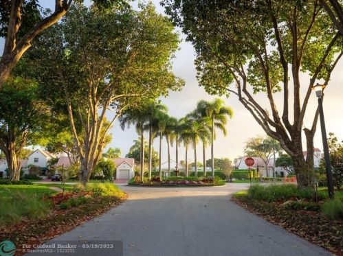 6349 Las Flores Dr, Boca Raton FL 33433-2362 exterior