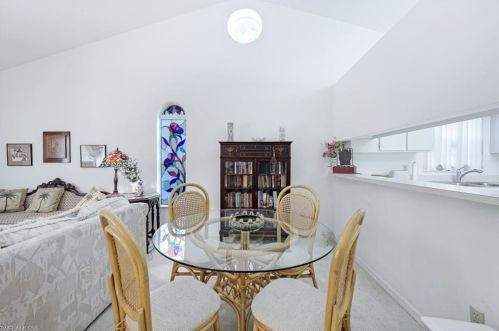 812 102 Ave, Naples FL 34108-3216 exterior