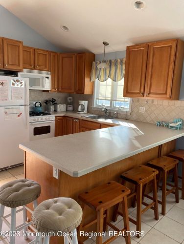 31 Cormorant Way, Lavallette, NJ 08735-1304