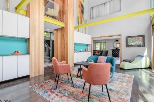 61 Ricker Rd, Kinnelon, NJ 07405-2342