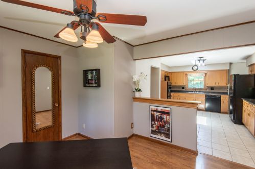 10021 Grantosa Dr, Milwaukee WI 53222-1325 exterior