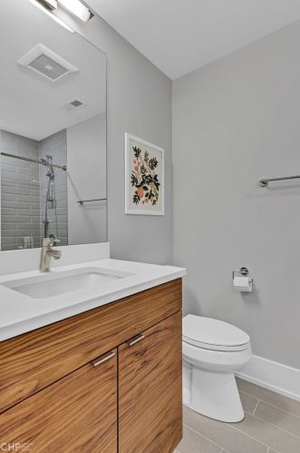 1304 Hoyne Ave, Chicago IL  60622-3017 exterior