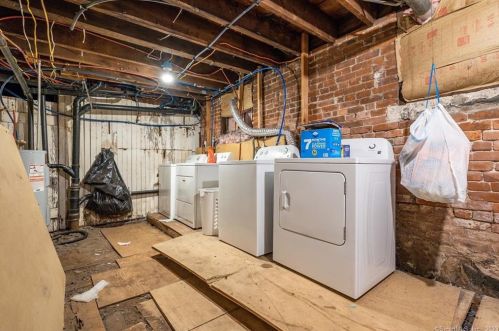 94 Bassett St, New Britain CT  06051-3022 exterior