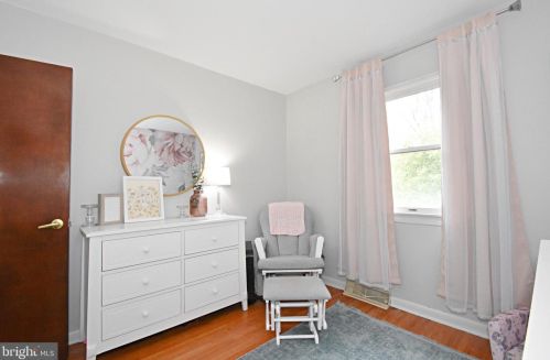 17 Glenview Dr, Riverton NJ  08077-2135 exterior