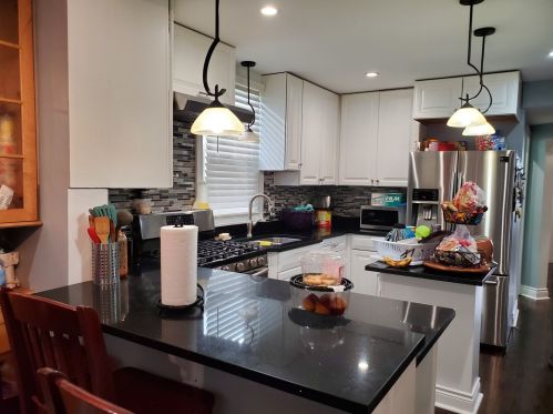 7222 Marshfield Ave, Chicago IL 60636-3809 exterior