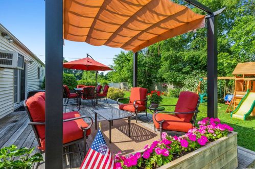 37 Evelyn Dr, Commack NY 11725-3822 exterior