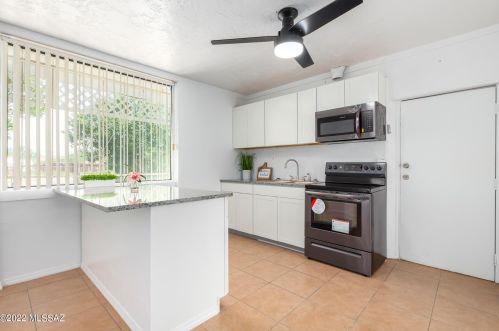 2701 Drexel Rd, Tucson AZ  85746-3821 exterior