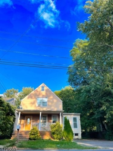 38 Bernard Ave, Edison NJ 08837-3431 exterior