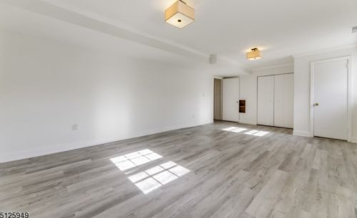 1508 Fox Trl, Mountainside NJ 07092-1302 exterior