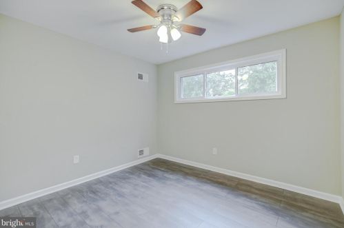 8901 Linton Ln, Alexandria VA 22308-2438 exterior