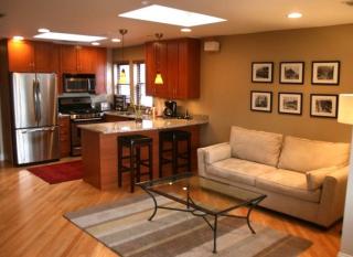 2104 Roscoe St, Chicago IL  60618-6220 exterior