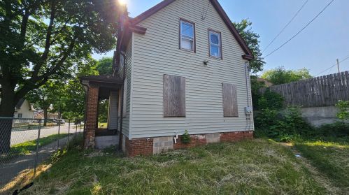 4905 Meinecke Ave, Milwaukee, WI 53210-2838