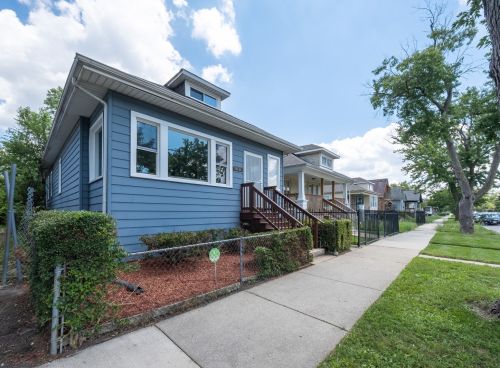 10133 Perry Ave, Chicago IL 60628-3428 exterior