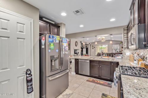 2005 Anderson Dr, Phoenix AZ 85022 exterior