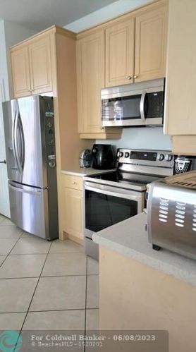 1807 Jamesport Dr, Fort Pierce FL 34953-4599 exterior