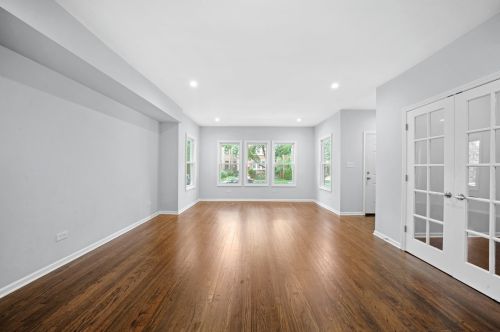 5917 Washtenaw Ave, Chicago IL  60659-3913 exterior