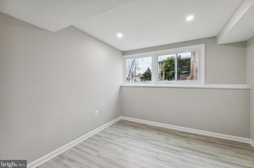 4000 Javins Dr, Alexandria VA  22310-2037 exterior