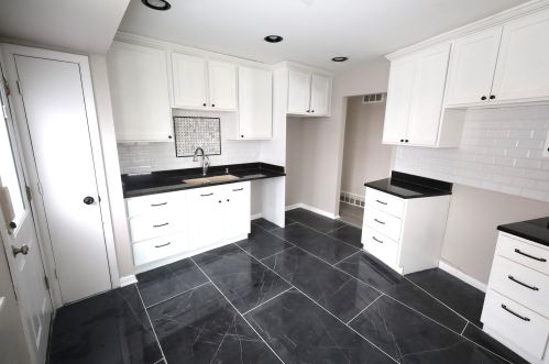 5015 85th St, Milwaukee WI  53225-4210 exterior