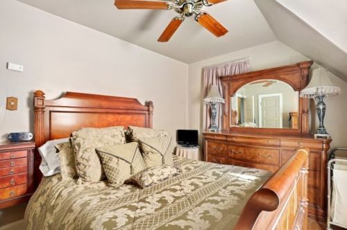 4047 Drake Ave, Chicago IL 60659-3207 exterior