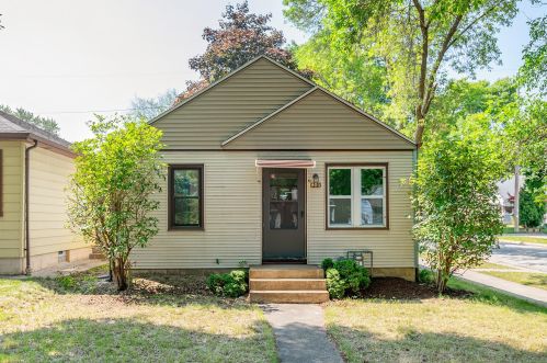 901 Holt Ave, Milwaukee, WI 53215-5123