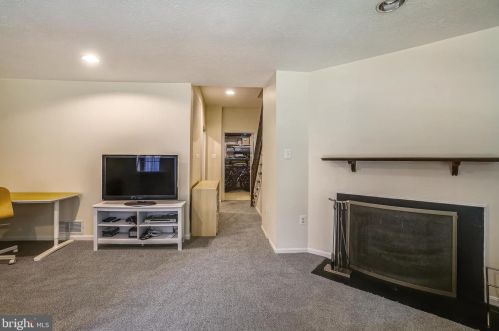 7707 Heatherton Ln, Rockville MD  20854-3212 exterior