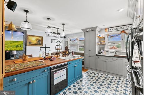 5324 Frosthoffer Ave, Camden NJ 08109-1103 exterior