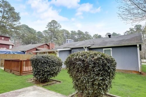 6310 Creekford Dr, Lithonia GA 30058-3948 exterior