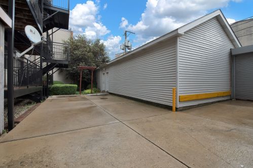 1231 46th St, Chicago IL  60653-4792 exterior