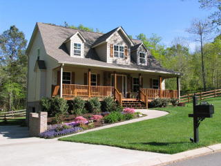 185 Pebble Ridge Dr, Cleveland, TN 37323-8246