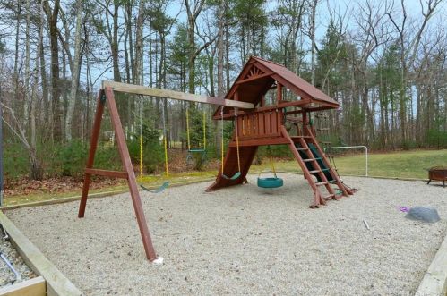 194 Roth Rd, Killingly CT 06241-1417 exterior