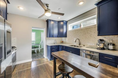 7443 Merrill Ave, Chicago IL  60649-3210 exterior