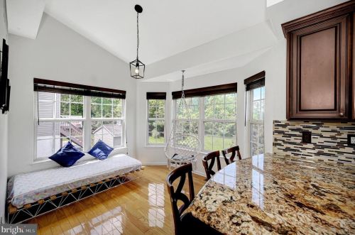 99 York Dr, Princeton NJ 08540-7946 exterior