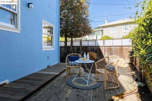 3301 Claremont Ave, Berkeley CA 94705-2710 exterior